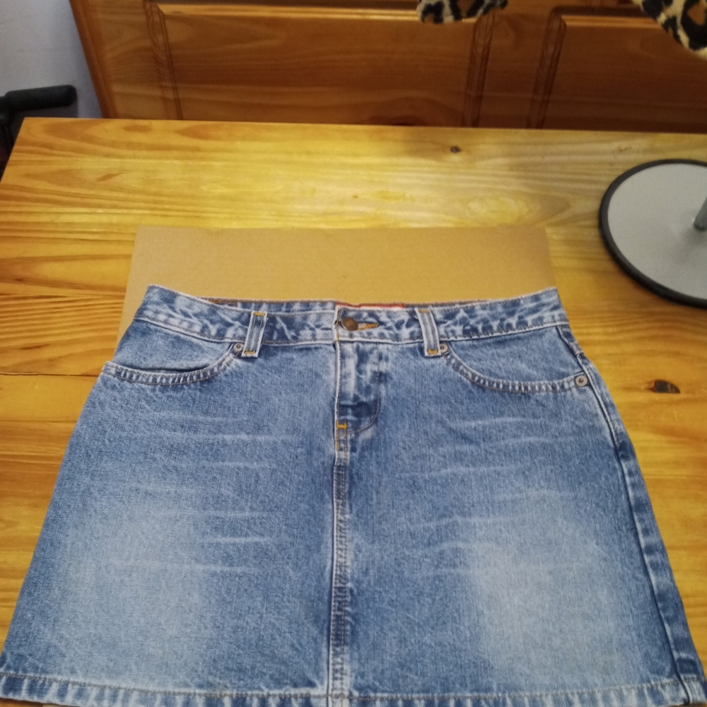 Old Navy classic denim skirt